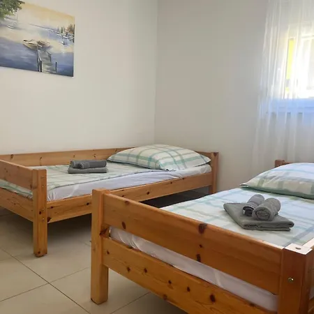 Apartment Sinisa *